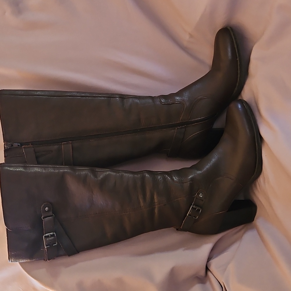 b.o.c. Tall Leather Boots Size 7.5M